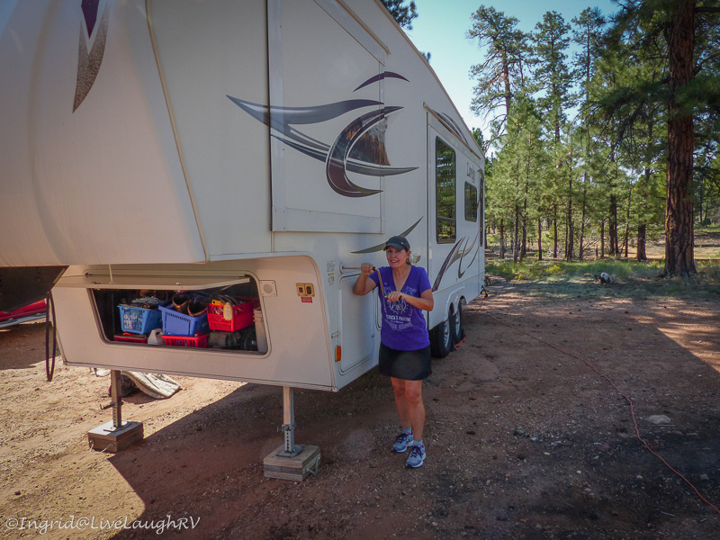 5th wheel landing jacks