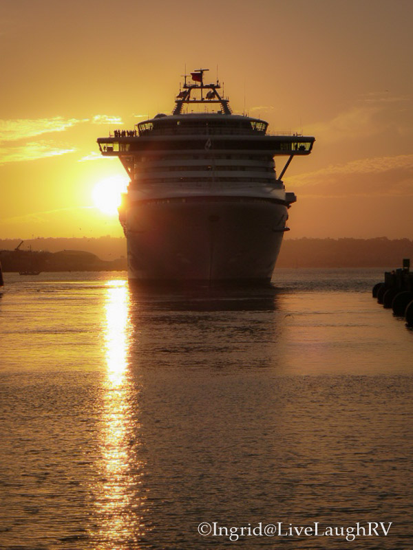 San Diego cruise ship pulling into port
