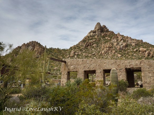 Pinnacle Peak trailhead in Scottsdale, AZ